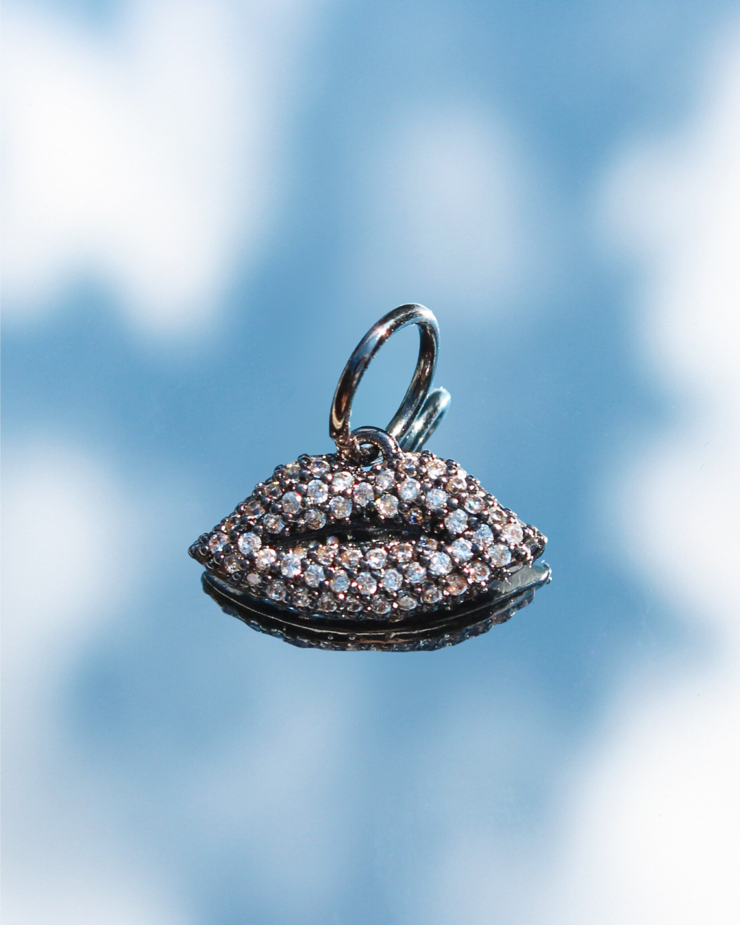 Gunmetal Pavé Lips Charm