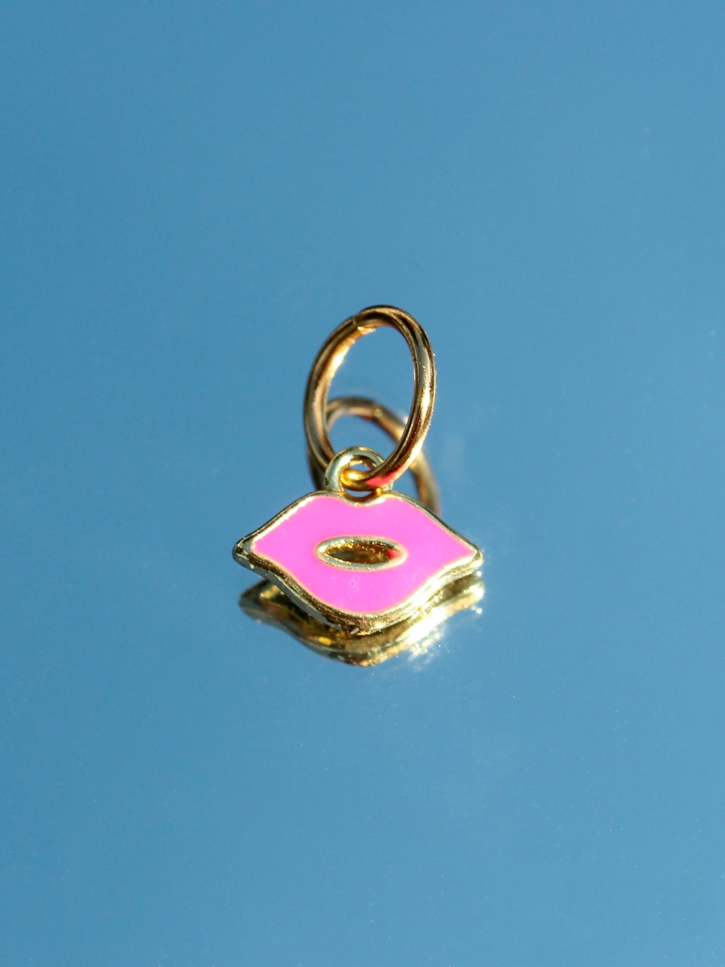 Fuchsia Lips Charm